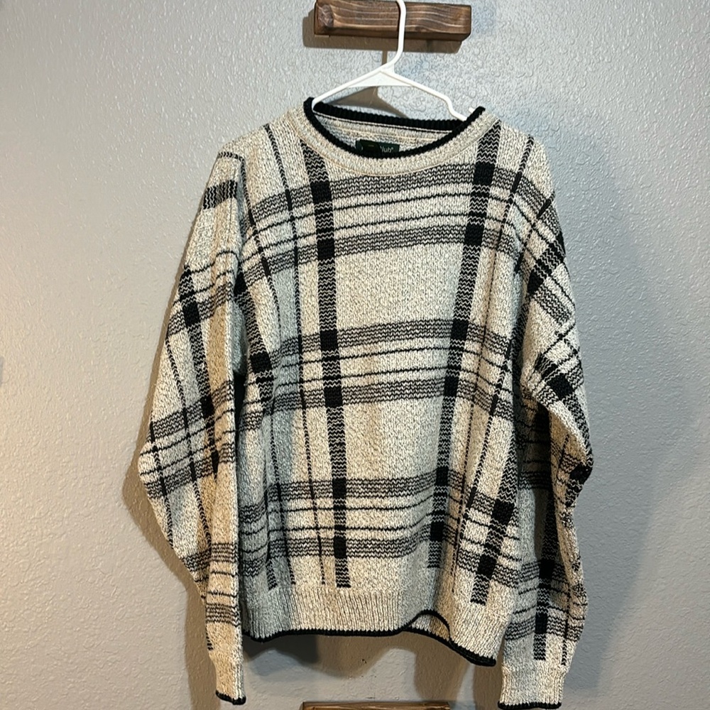 Black and White checkered print Hunt Club sweater. Size large.